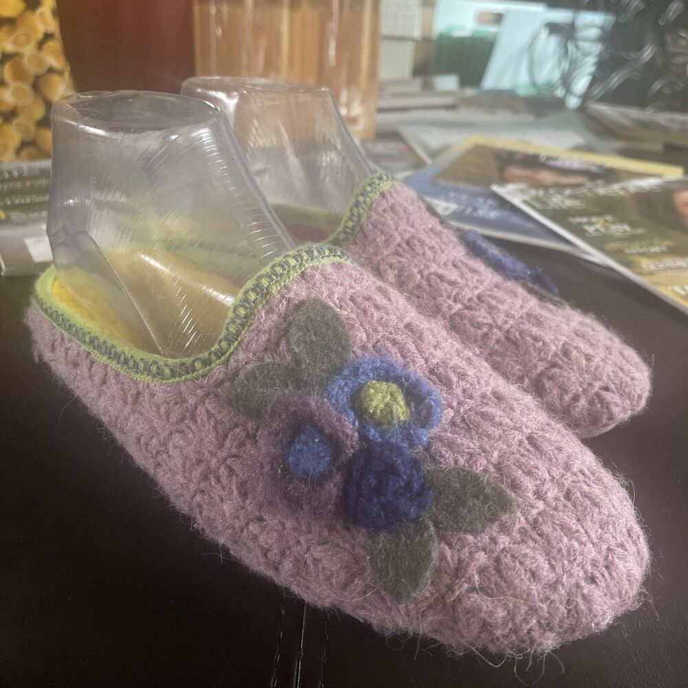 Sundance Made in Italy Crocheted House Slippers Rare Mules Slip Ons Floral Rare - Picture 10 of 14